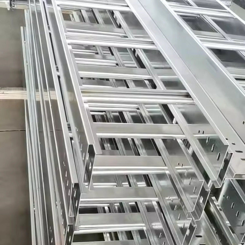 Ağır Güçlü Galvanizli Çelik Merdiven Tipi Kablo Tavası Sistemi 200kg Yük Kapasitesiyle