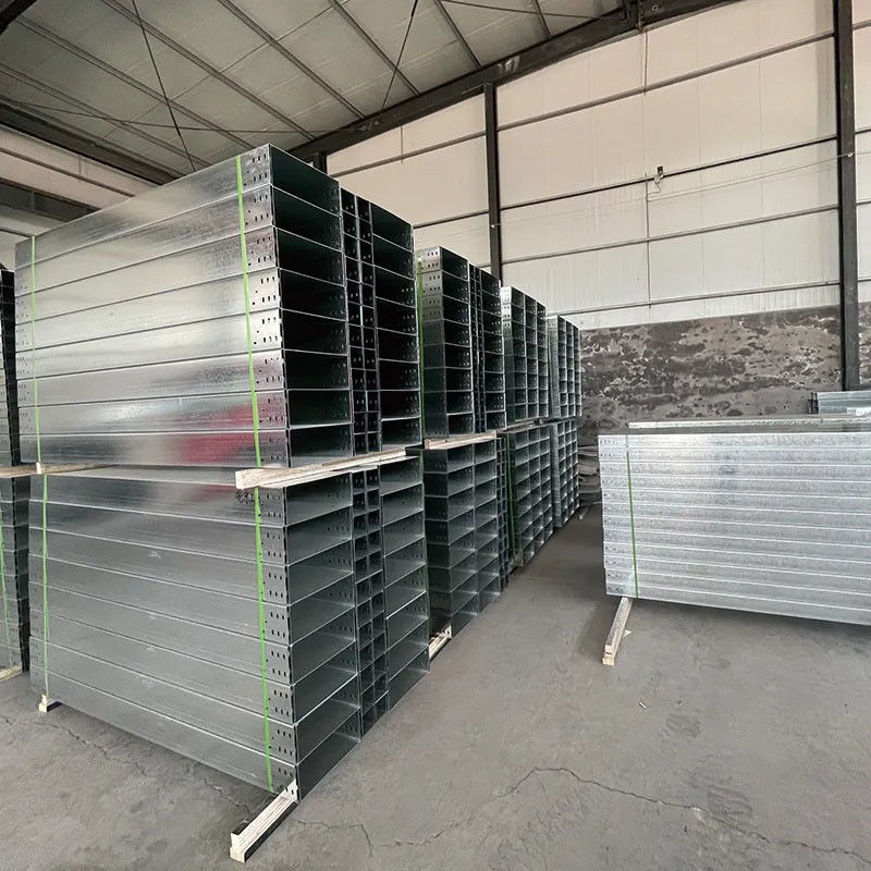 Kablo yönetimi için korozyona dayanıklı özelleştirilebilir Gümüş Galvanizli Çelik Kablo Çukur Sistemi
