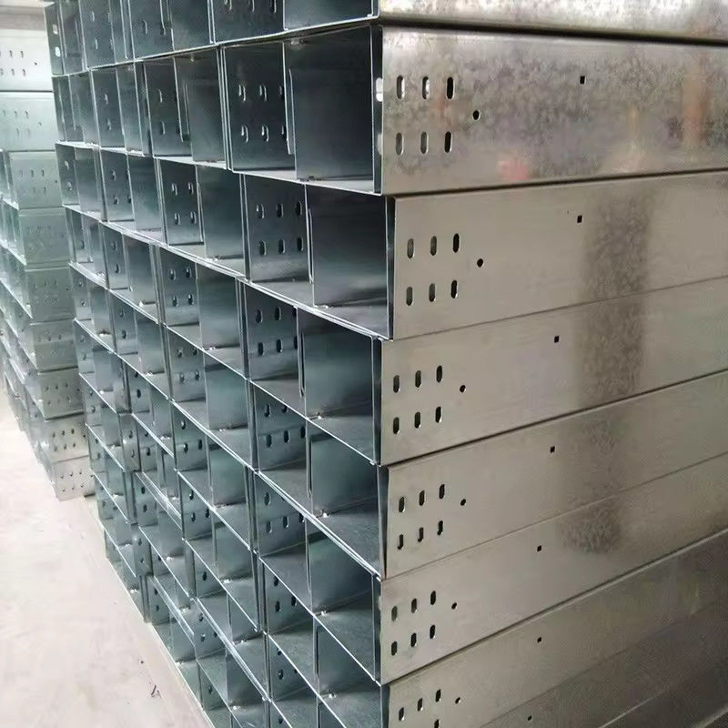Gümüş Galvanizli Katı / Perforasyonlu Kablo Tablosu Özel Duvar / Yer Montajı Kurulumları İçin